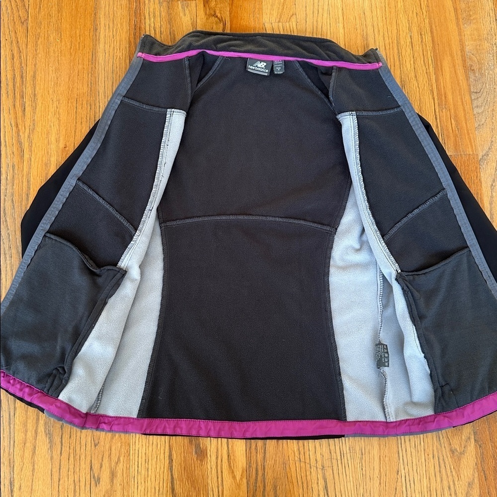 New Balance Black and Gray Women's Jacket - Picture 7 of 9
